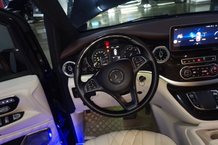 Used Mercedes-Benz Vito 2020 2.0T Business Version 7 Seats Steering Wheel