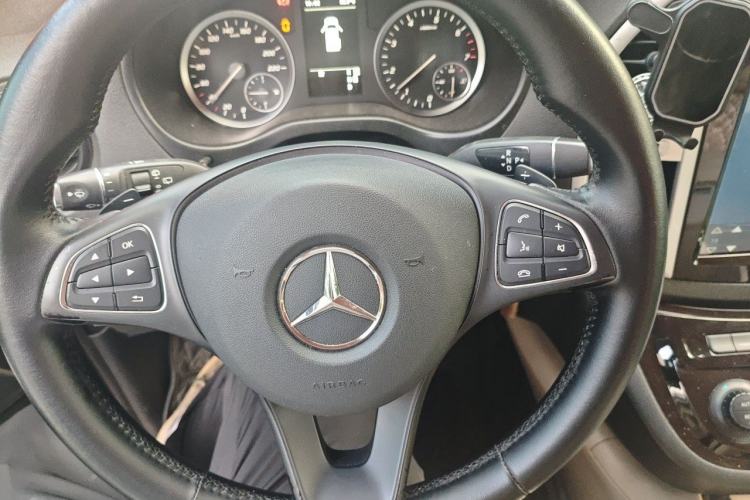 Used Mercedes-Benz Vito 2020 2.0T Elite Version 7 Seats Steering Wheel