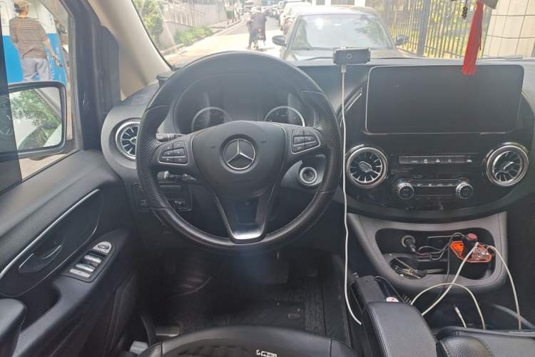 Used Mercedes-Benz Vito 2020 2.0T Business Version 7 Seats Steering Wheel