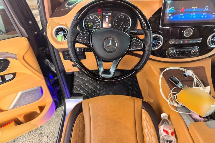 Used Mercedes-Benz Vito 2020 2.0T Elite Version 7 Seats Steering Wheel