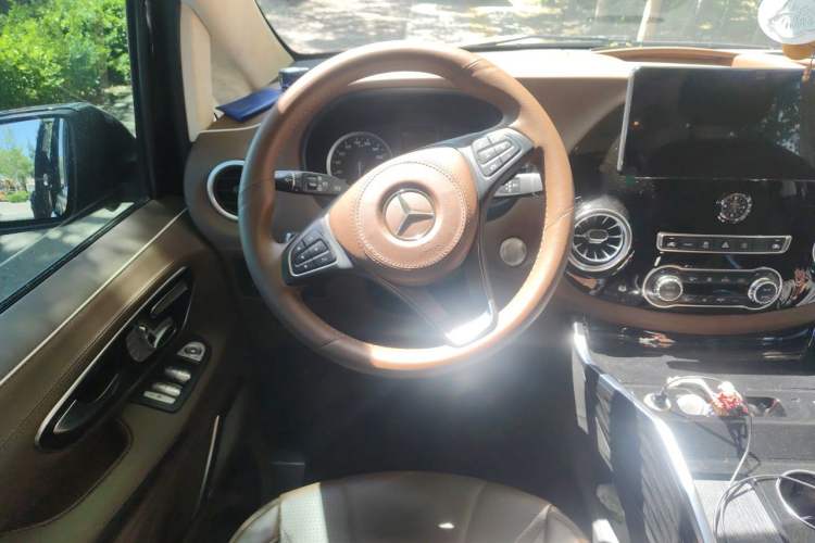 Used Mercedes-Benz Vito 2020 2.0T Business Version 7 Seats Steering Wheel