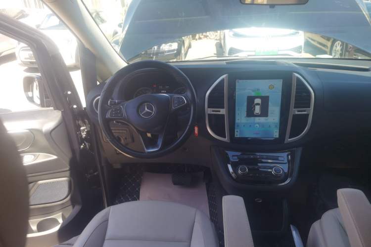 Used Mercedes-Benz Vito 2020 2.0T Business Version 7 Seats Steering Wheel