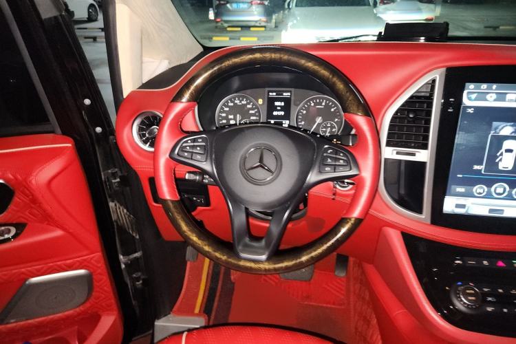 Used Mercedes-Benz Vito 2020 2.0T Elite Version 7 Seats Steering Wheel