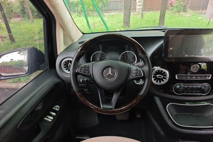 Used Mercedes-Benz Vito 2020 2.0T Elite Version 7 Seats Steering Wheel