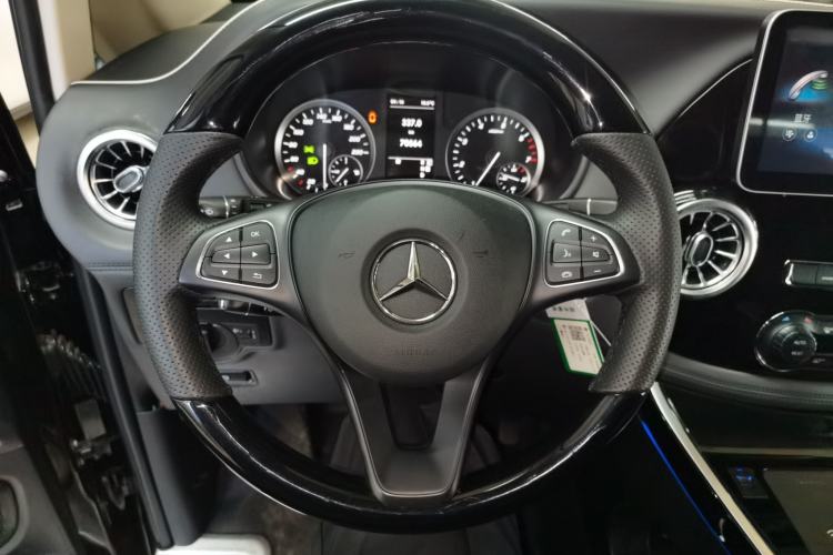 Used Mercedes-Benz Vito 2020 2.0T Elite Version 7 Seats Steering Wheel