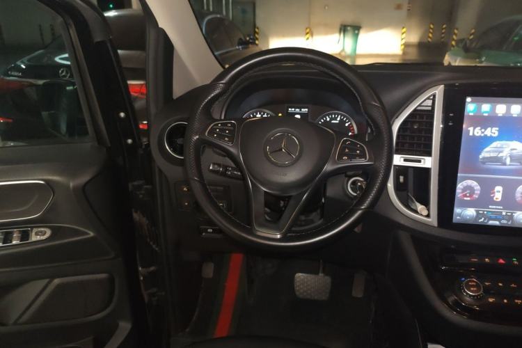 Used Mercedes-Benz Vito 2020 2.0T Business Version 7 Seats Steering Wheel