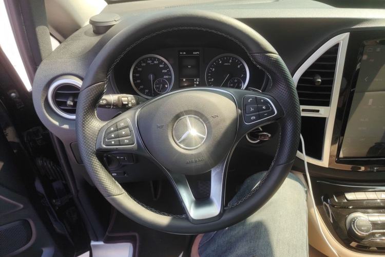 Used Mercedes-Benz Vito 2020 2.0T Business Version 7 Seats Steering Wheel