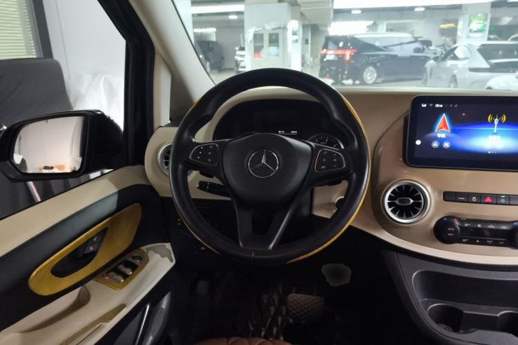 Used Mercedes-Benz Vito 2020 2.0T Elite Version 7 Seats Steering Wheel