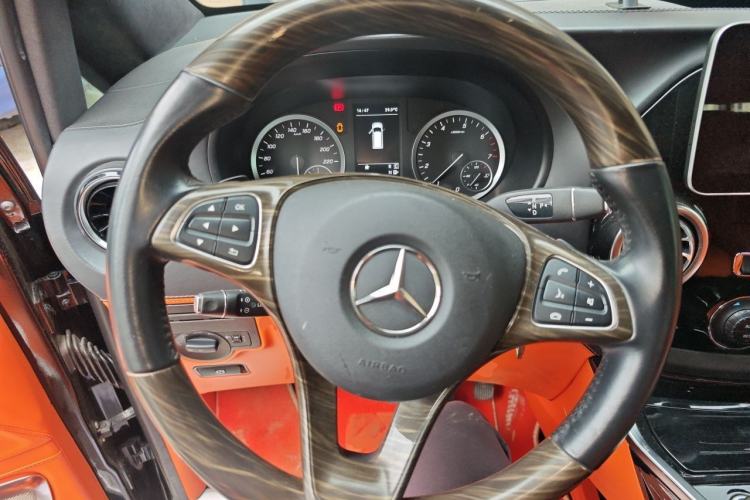 Used Mercedes-Benz Vito 2020 2.0T Elite Version 7 Seats Steering Wheel