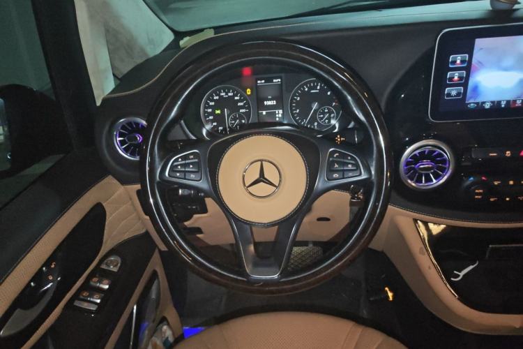 Used Mercedes-Benz Vito 2020 2.0T Elite Version 7 Seats Steering Wheel