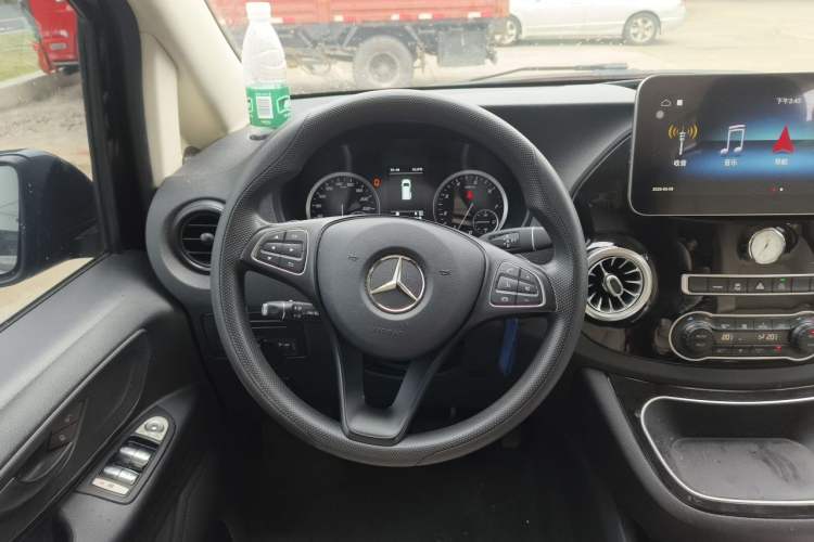 Used Mercedes-Benz Vito 2020 2.0T Elite Version 9 Seats Steering Wheel