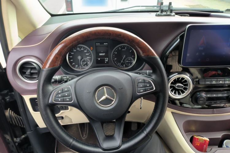 Used Mercedes-Benz Vito 2020 2.0T Elite Version 7 Seats Steering Wheel