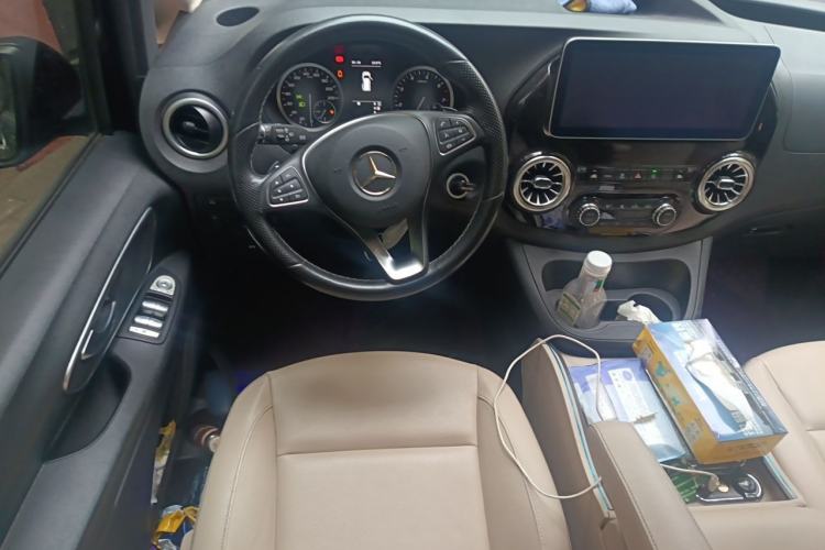 Used Mercedes-Benz Vito 2020 2.0T Business Version 7 Seats Steering Wheel
