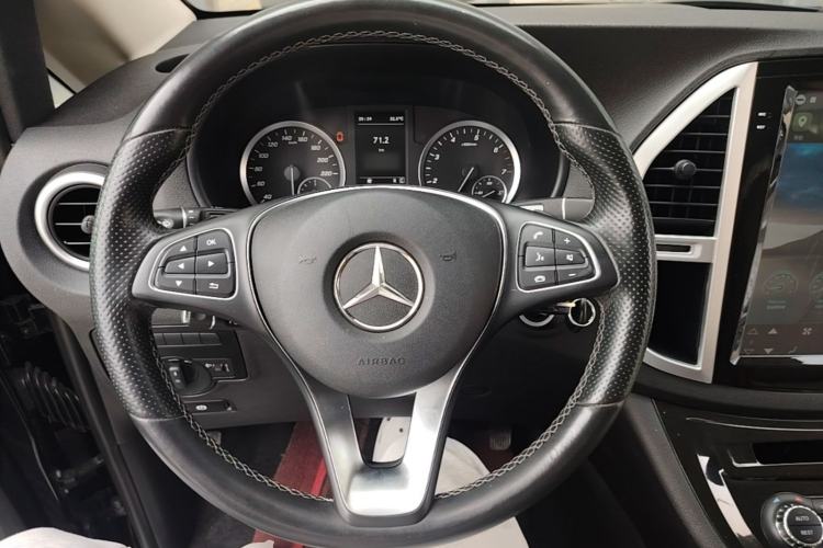 Used Mercedes-Benz Vito 2020 2.0T Business Version 7 Seats Steering Wheel