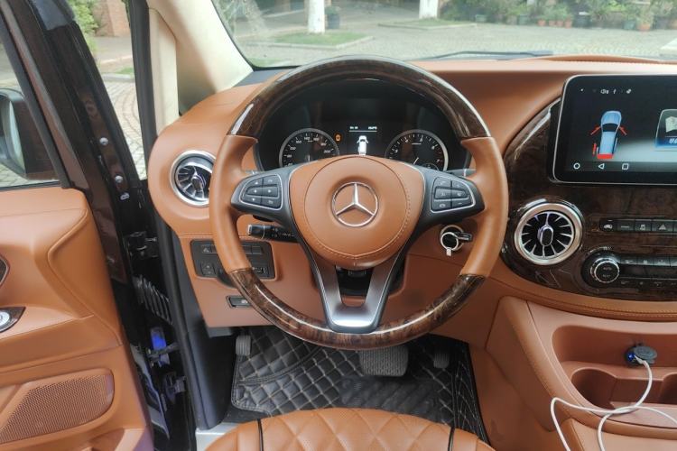 Used Mercedes-Benz Vito 2020 2.0T Business Version 7 Seats Steering Wheel