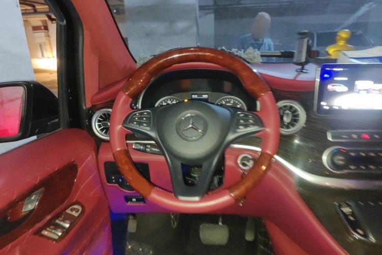 Used Mercedes-Benz Vito 2020 2.0T Elite Version 7 Seats Steering Wheel