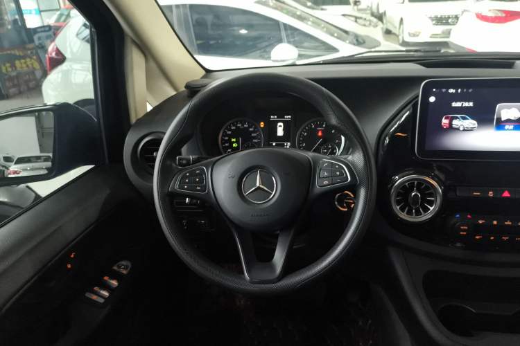 Used Mercedes-Benz Vito 2020 2.0T Elite Version 7 Seats Steering Wheel
