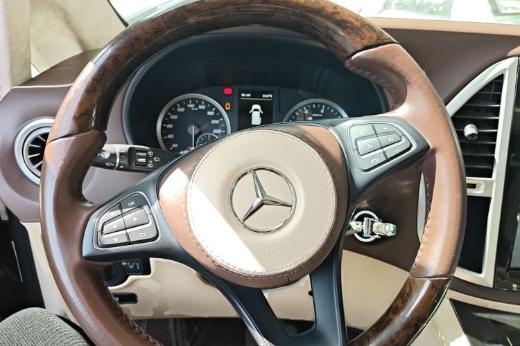 Used Mercedes-Benz Vito 2020 2.0T Elite Version 7 Seats Steering Wheel