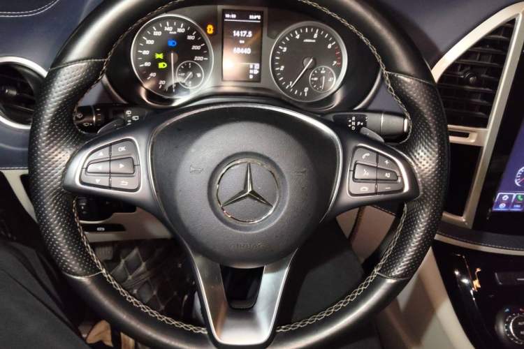 Used Mercedes-Benz Vito 2020 2.0T Business Version 7 Seats Steering Wheel