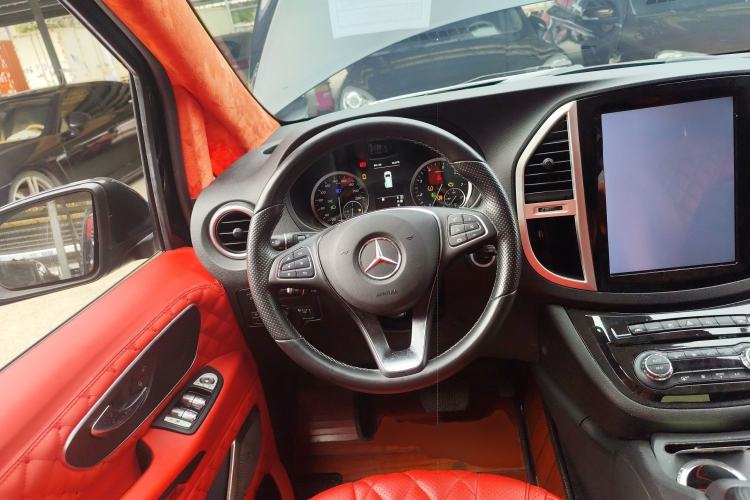 Used Mercedes-Benz Vito 2020 2.0T Business Version 7 Seats Steering Wheel