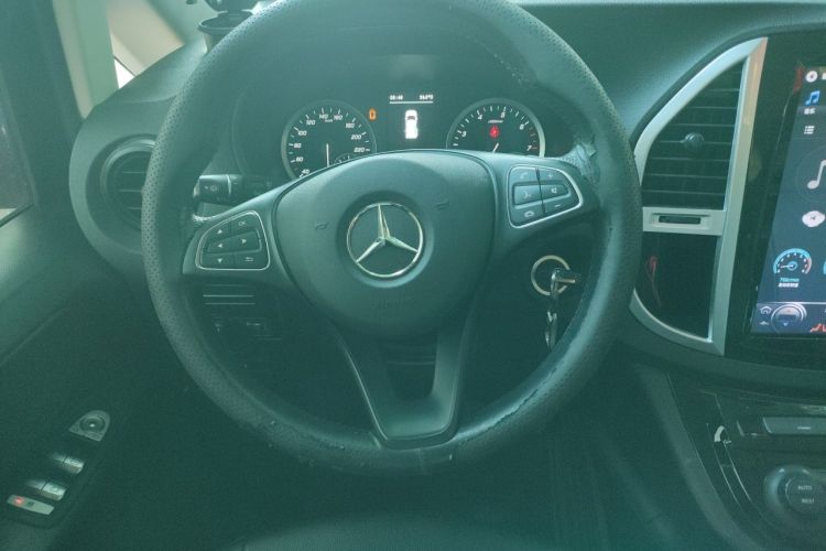 Used Mercedes-Benz Vito 2020 2.0T Elite Version 7 Seats Steering Wheel