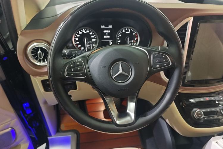 Used Mercedes-Benz Vito 2020 2.0T Business Version 7 Seats Steering Wheel