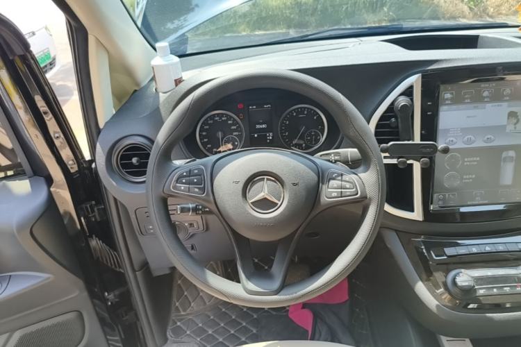 Used Mercedes-Benz Vito 2020 2.0T Elite Version 7 Seats Steering Wheel