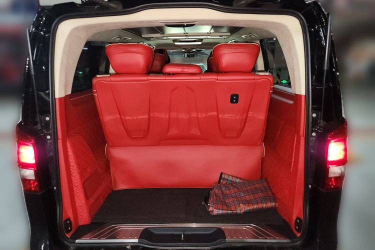 Used Mercedes-Benz Vito 2020 2.0T Elite Version 7 Seats Trunk