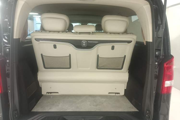 Used Mercedes-Benz Vito 2020 2.0T Elite Version 7 Seats Trunk