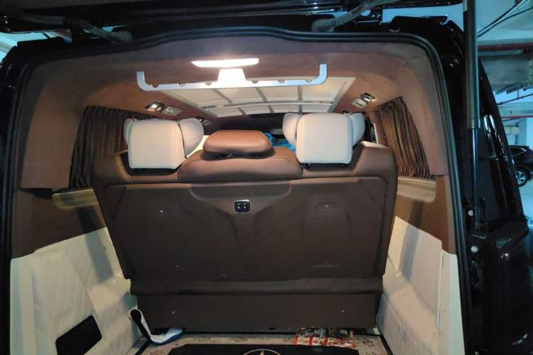 Used Mercedes-Benz Vito 2020 2.0T Elite Version 7 Seats Trunk