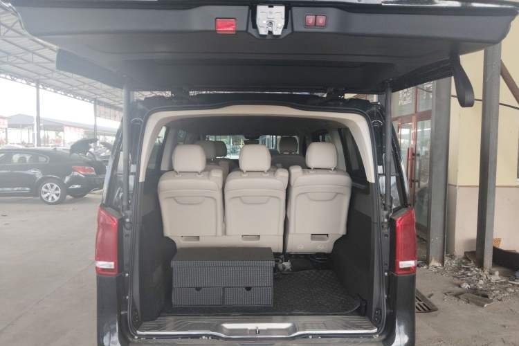 Used Mercedes-Benz Vito 2020 2.0T Elite Version 7 Seats Trunk