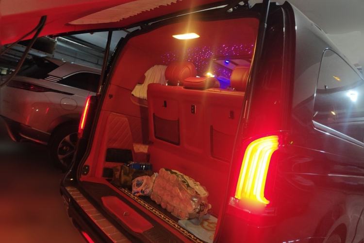 Used Mercedes-Benz Vito 2020 2.0T Elite Version 7 Seats Trunk