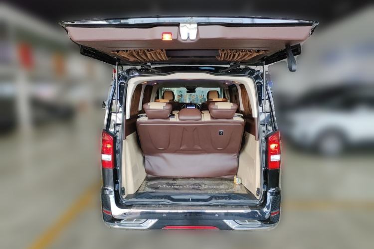 Used Mercedes-Benz Vito 2020 2.0T Elite Version 7 Seats Trunk