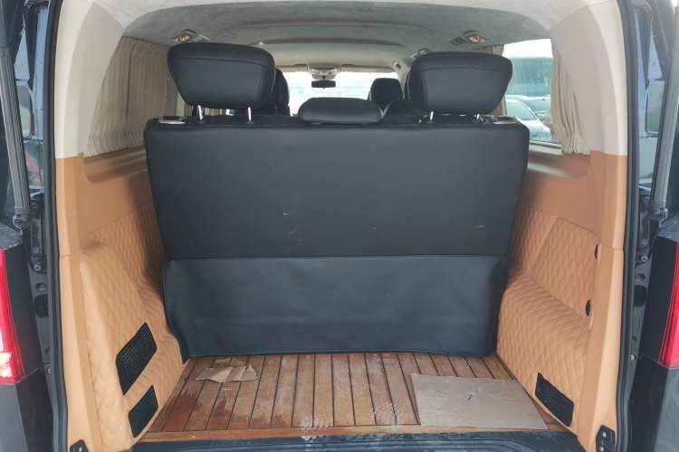 Used Mercedes-Benz Vito 2020 2.0T Elite Version 7 Seats Trunk