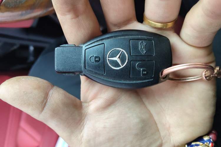 Used Mercedes-Benz Vito 2020 2.0T Elite Version 7 Seats Vehicle Key