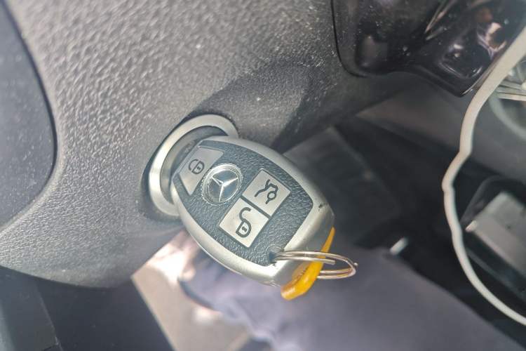 Used Mercedes-Benz Vito 2020 2.0T Business Version 7 Seats Vehicle Key