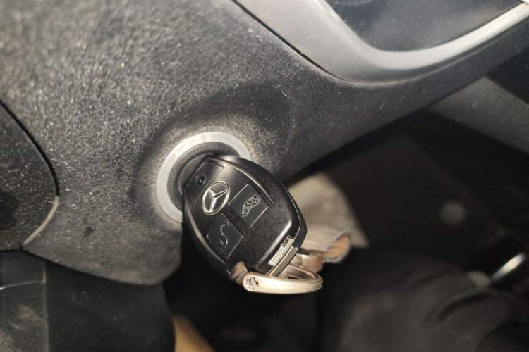 Used Mercedes-Benz Vito 2020 2.0T Business Version 7 Seats Vehicle Key