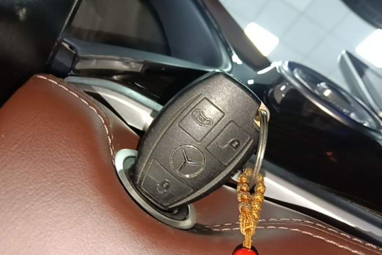 Used Mercedes-Benz Vito 2020 2.0T Business Version 7 Seats Vehicle Key