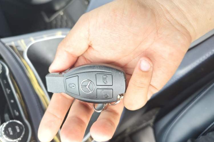 Used Mercedes-Benz Vito 2020 2.0T Business Version 7 Seats Vehicle Key