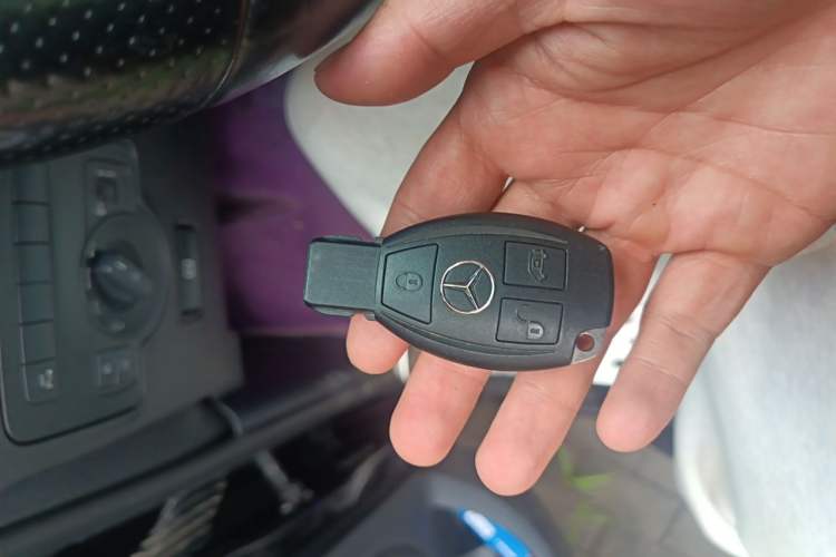 Used Mercedes-Benz Vito 2020 2.0T Business Version 7 Seats Vehicle Key