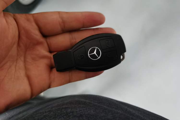 Used Mercedes-Benz Vito 2020 2.0T Business Version 7 Seats Vehicle Key