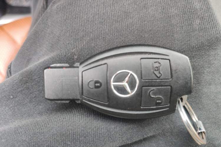 Used Mercedes-Benz Vito 2020 2.0T Business Version 7 Seats Vehicle Key