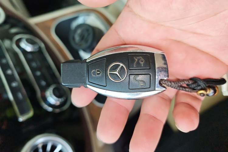 Used Mercedes-Benz Vito 2020 2.0T Business Version 7 Seats Vehicle Key