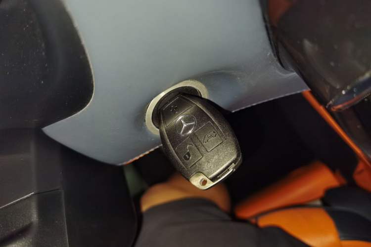 Used Mercedes-Benz Vito 2020 2.0T Business Version 7 Seats Vehicle Key