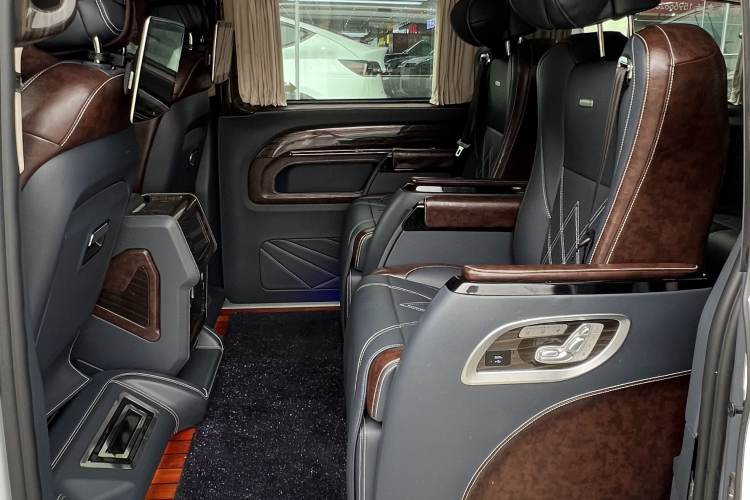 Used Mercedes-Benz Vito 2020 2.0T Business Version 7 Seats Interior 3