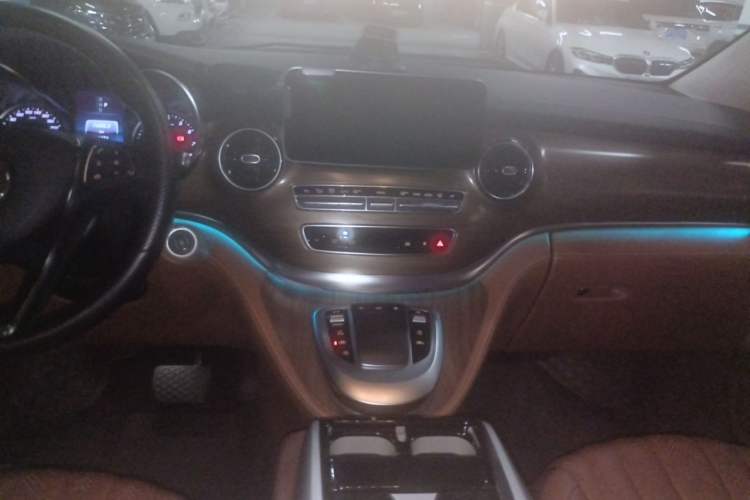Used Mercedes-Benz Vito  Audio And AC Panel