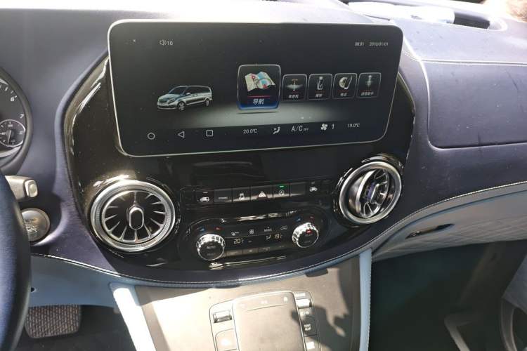 Used Mercedes-Benz Vito 2021 2.0T Business Version 7 Seats Audio And AC Panel