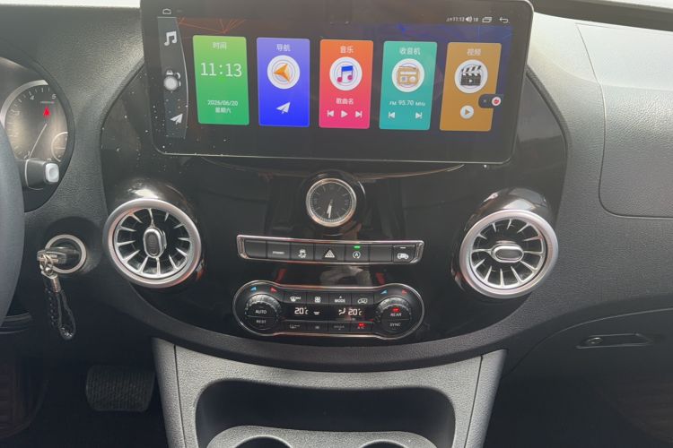 Used Mercedes-Benz Vito 2021 2.0T Elite Version 7 Seats Audio And AC Panel