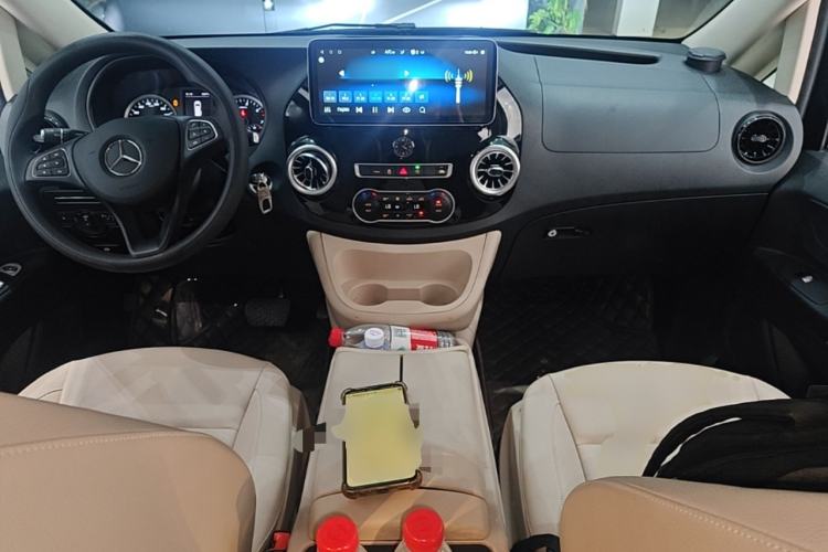 Used Mercedes-Benz Vito 2021 2.0T Elite Version 7 Seats Center Console