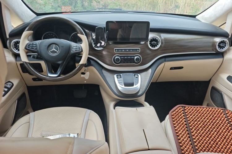 Used Mercedes-Benz Vito 2021 2.0T Business Version 7 Seats Center Console